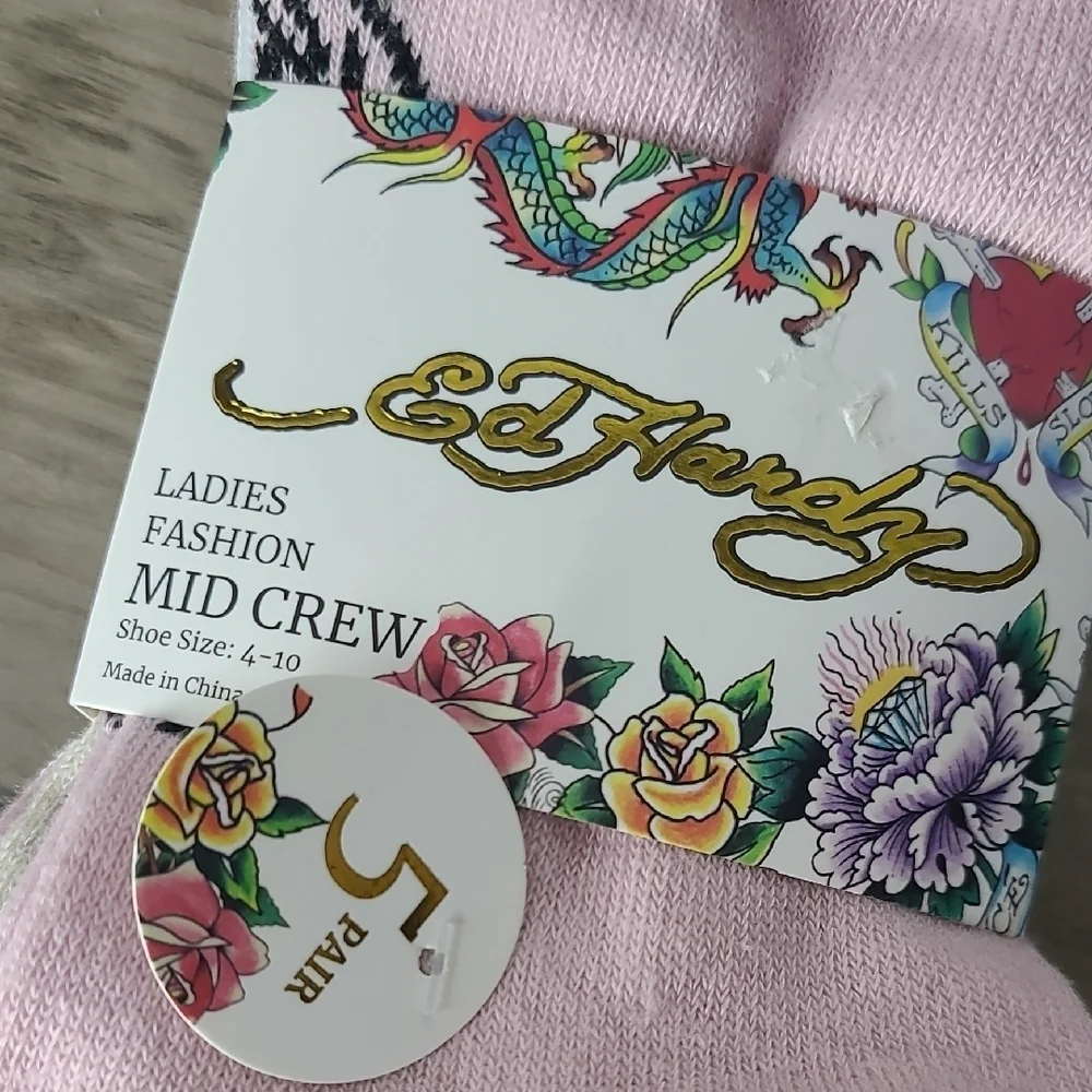 Ed Hardy Pink and White Ankle Socks with Ribbed Texture